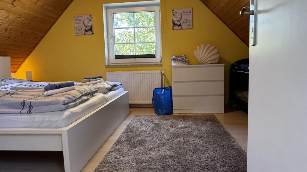 Schlafzimmer 2